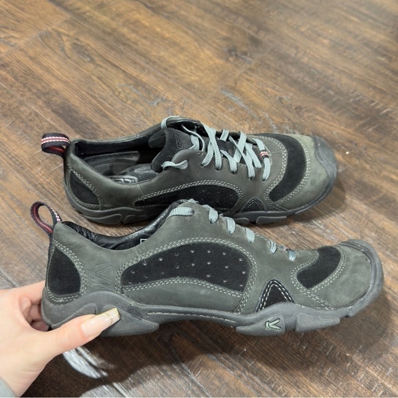 Keen Lace Front Low Top Sneaker Size 8.5 Men - Picture 4 of 10